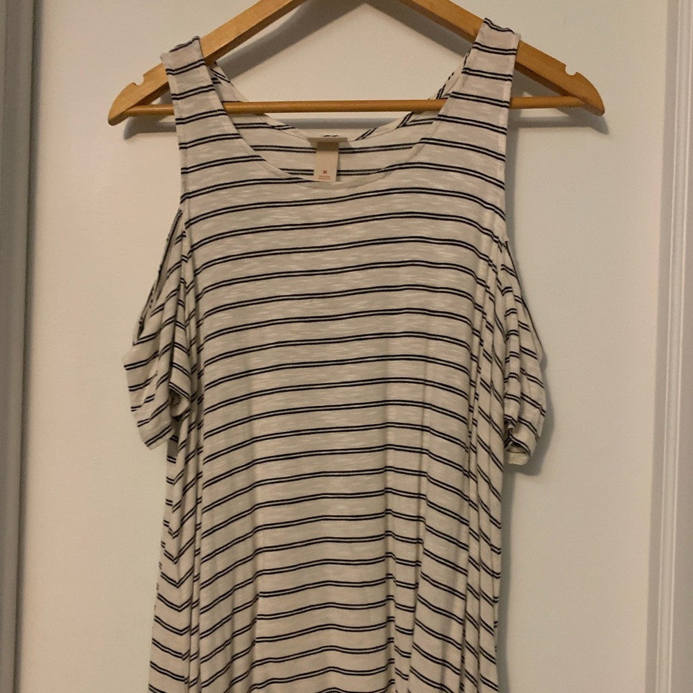 Medium Mossimo Cold Shoulder Top